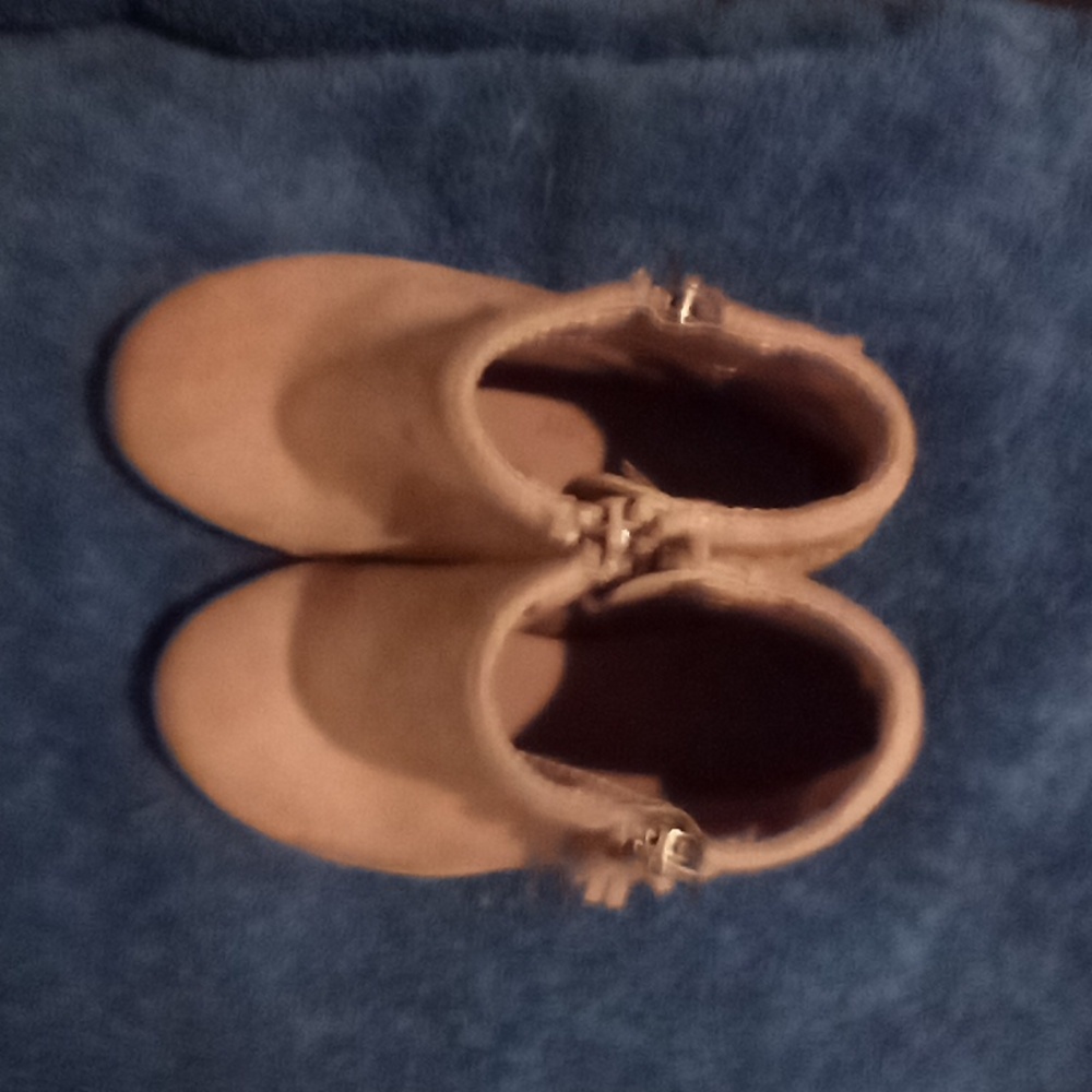 Boots - Picture 2 of 3